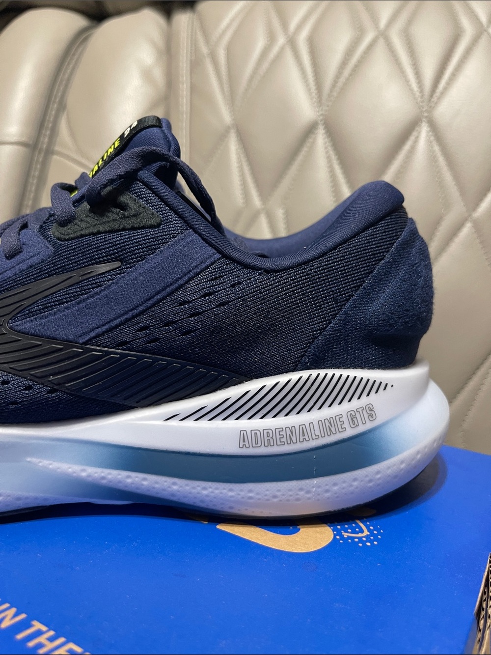 Brooks Men's Adrenaline GTS 24 Navy with Black and Lime - Picture 6 of 12